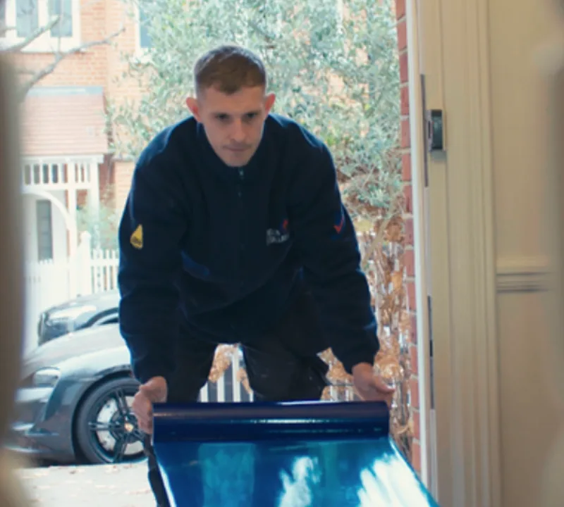 Marc, the plumber behind Emergency Plumbers TW, arriving at a customer's door in the TW area